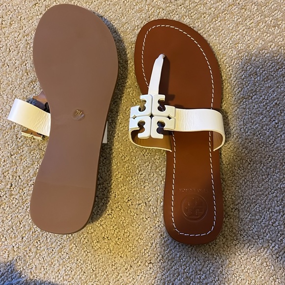 Tory Burch Moore Logo Leather Thong City Flat Sandals in Ivory Women's 7 - Picture 2 of 2